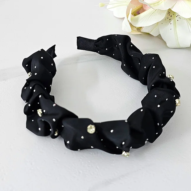 Bentita bufanta KYSS, cu strasuri si pliuri, Negru