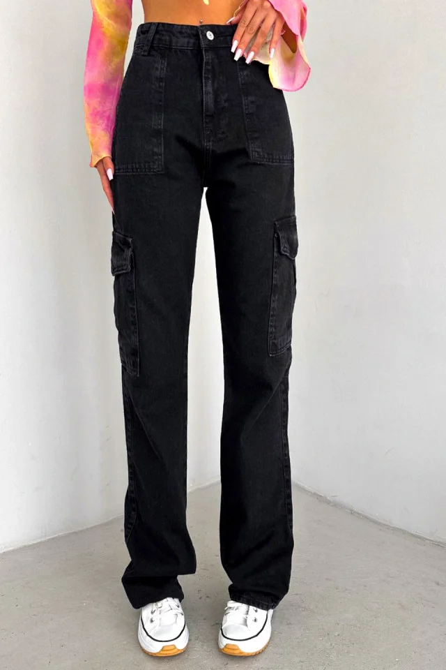 Blugi Antonio, cu croiala dreapta tip cargo si buzunare, Negru