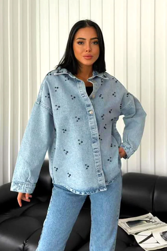 Camasa denim AnKara, croi mediu, asimetric si perle artizanale negre