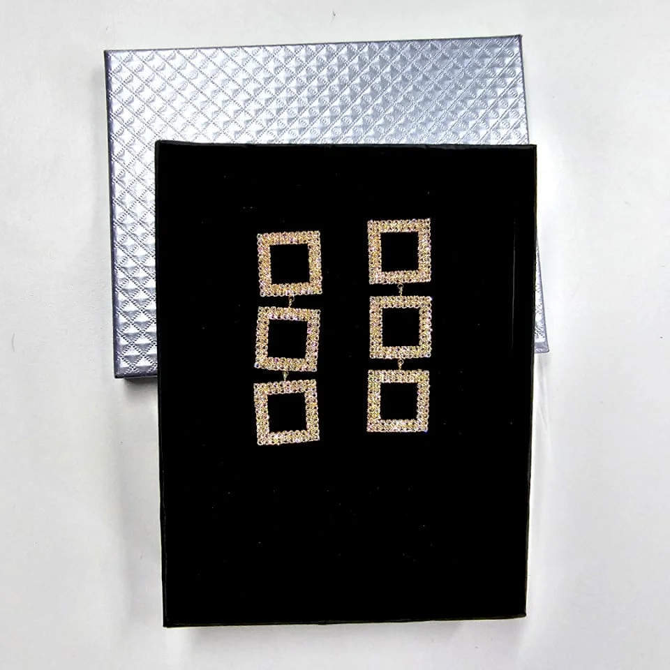 Cercei lungi Namid, cu patrate simetrice si pietre semipretioase, in cutie eleganta, Auriu