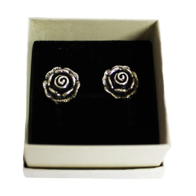 Cercei rotunzi Zory in forma de trandafir, in cutie cadou, argintiu