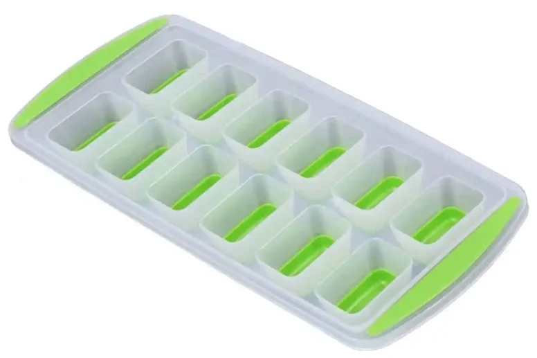 Forma pentru gheata reutilizabila din plastic verde