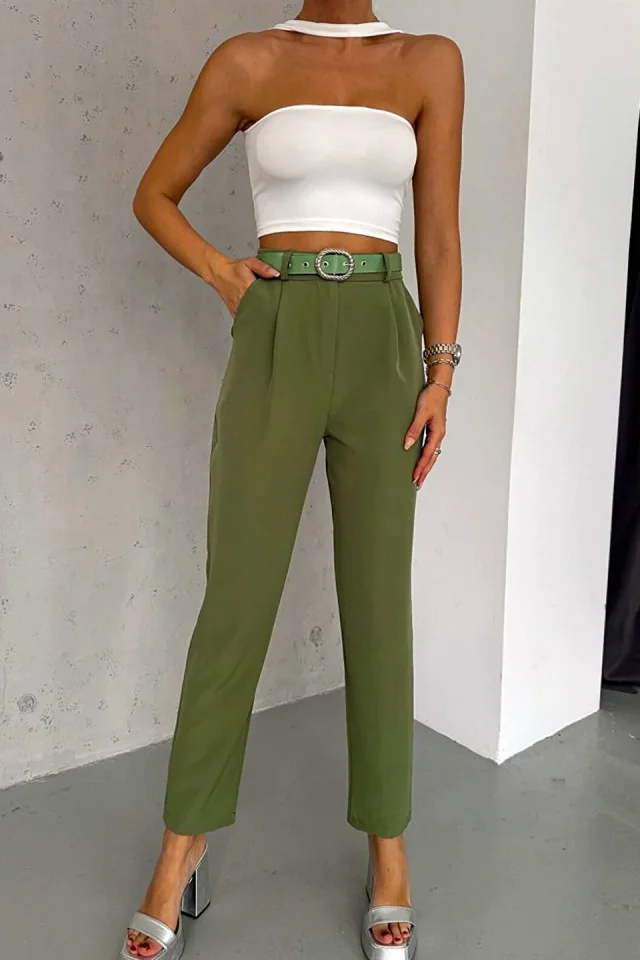 Pantaloni eleganti Malon, cu pense si curea asortata, Verde