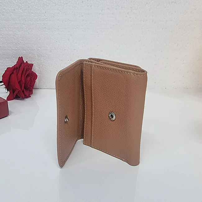 Portofel dama Hassion din piele naturala, cu deschidere dubla si capse individuale pe fiecare latura, Bej