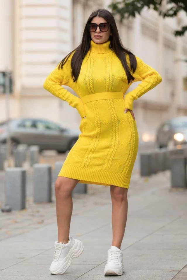 Rochie tricotata Sara, cu guler rulat si maneci lungi, Galben, Marime S/M