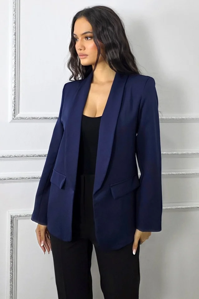 Sacou office Isotta, croi lung si clapete decorative, Bleumarin