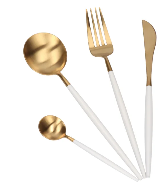 Set de 4 piese tacamuri in stil portughez- culoare alb mat si auriu