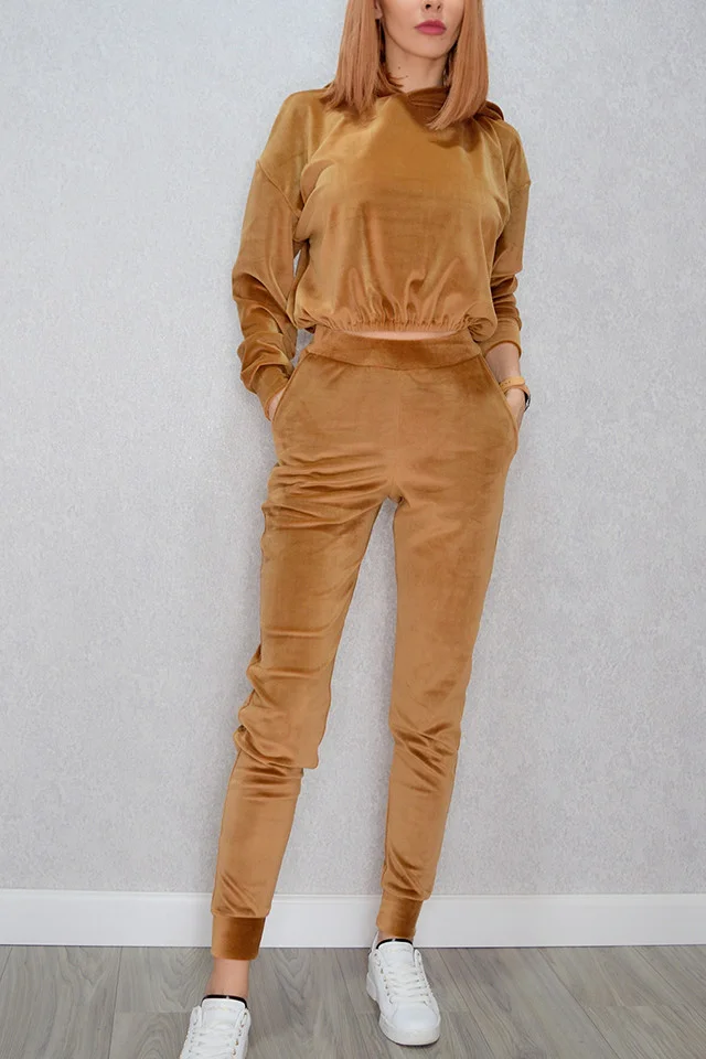 Trening de catifea Amanda, maro